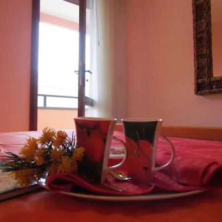 Cosy Quiet Bulding - Ac - Washing Machine - Private Parking 비비오네